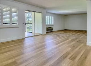 Photo #4: OC23145983 Listing