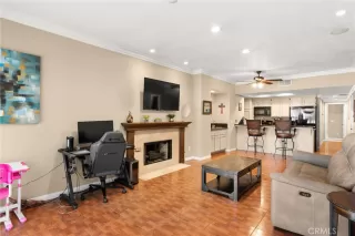 Photo #2: OC23146203 Listing 