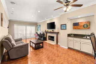 Photo #6: OC23146203 Listing 