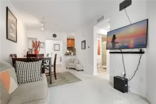 Photo #1: OC23146230 Listing 