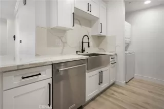 Photo #2: OC23146261 Listing 