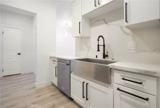 Photo #6: OC23146261 Listing 