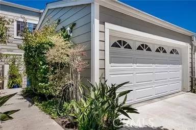 MLS: OC23146286 Condo For Sale