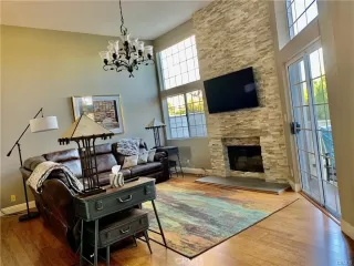 Photo #2: OC23146286 Listing