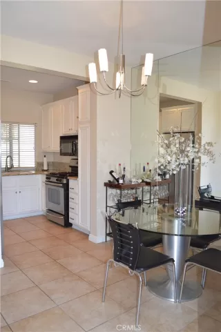 Photo #4: OC23146324 Listing 