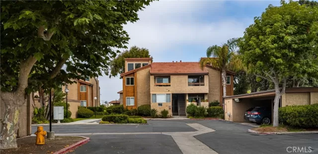 MLS: OC23146331 Condo For Sale