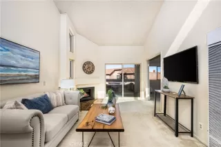 Photo #6: OC23146331 Listing 