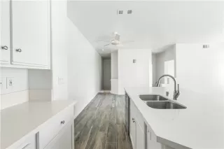 Photo #5: OC23146446 Listing