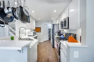 Photo #2: OC23146528 Listing 