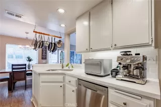 Photo #6: OC23146528 Listing 