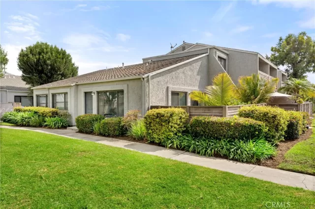 MLS: OC23146675 Condo For Sale