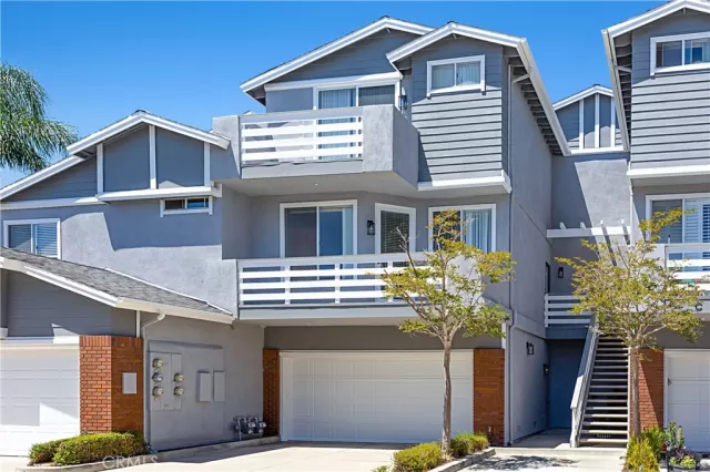 MLS: OC23146946 Condo For Sale