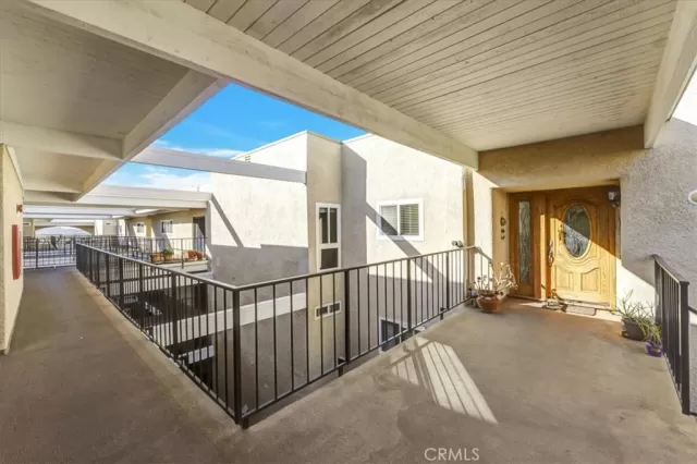 MLS: OC23147050 Condo For Sale