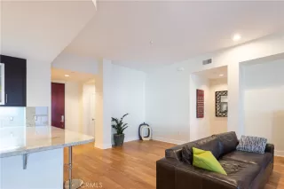 Photo #5: OC23147099 Listing 