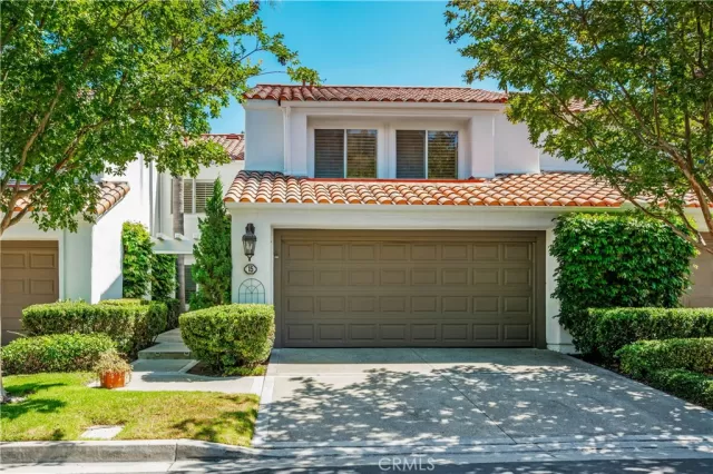 MLS: OC23147261 Condo For Sale