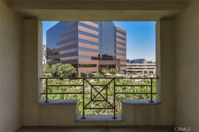 MLS: OC23147758 Condo For Sale