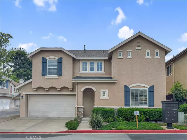 MLS: OC23147772 Condo For Sale