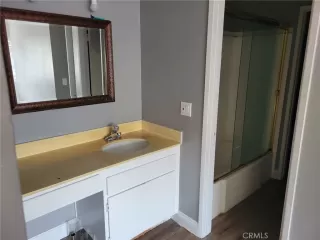 Photo #3: OC23148104 Listing