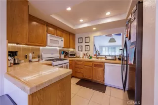 Photo #4: OC23148118 Listing