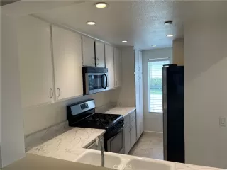 Photo #2: OC23148139 Listing