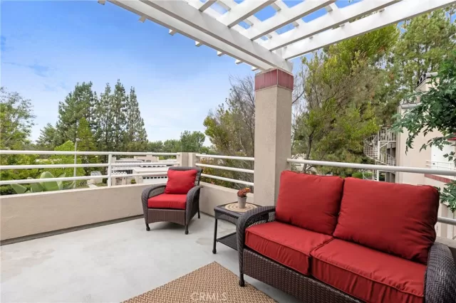 MLS: OC23148225 Condo For Sale