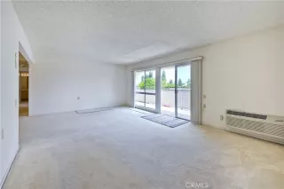 Photo #3: OC23148322 Listing