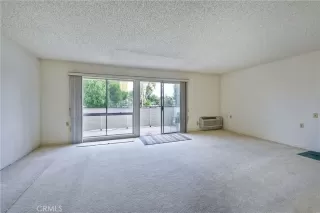 Photo #4: OC23148322 Listing