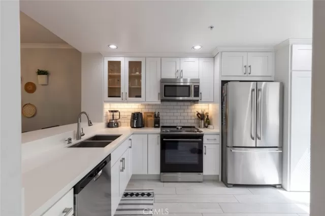 MLS: OC23148626 Condo For Sale