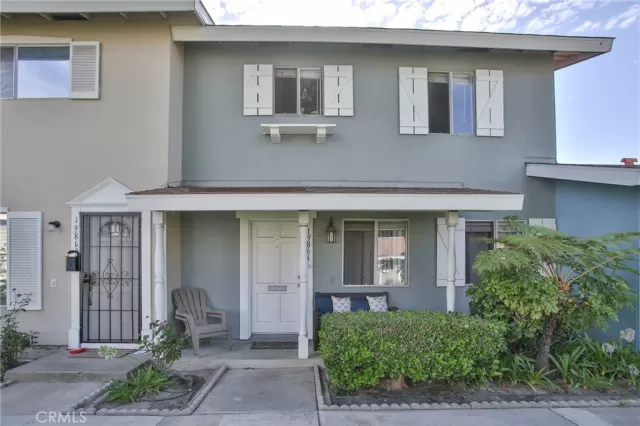 MLS: OC23148924 Condo For Sale