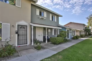 Photo #4: OC23148924 Listing 