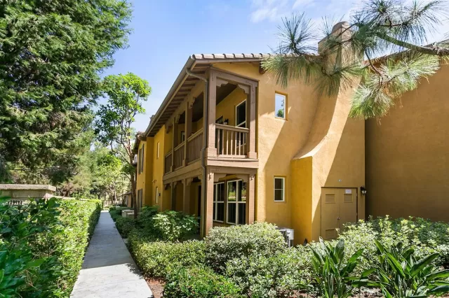 MLS: OC23148954 Condo For Sale