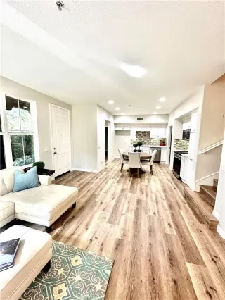 Photo #5: OC23148954 Listing 