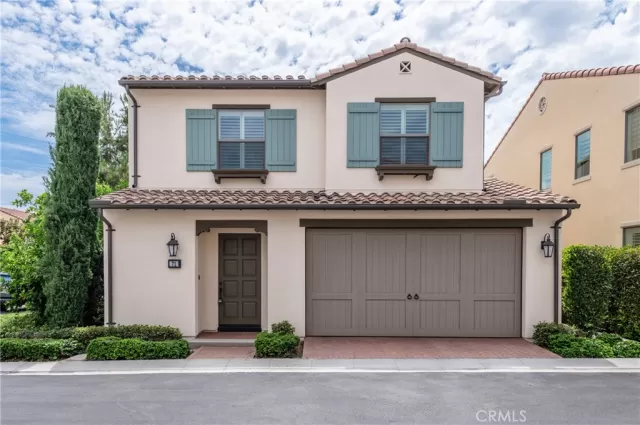 MLS: OC23148991 Condo For Sale