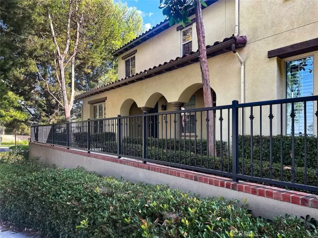 MLS: OC23149197 Condo For Sale