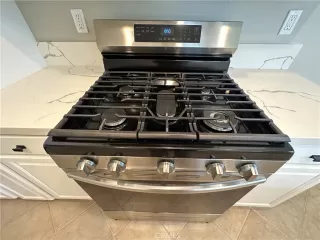 Photo #5: OC23149474 Listing