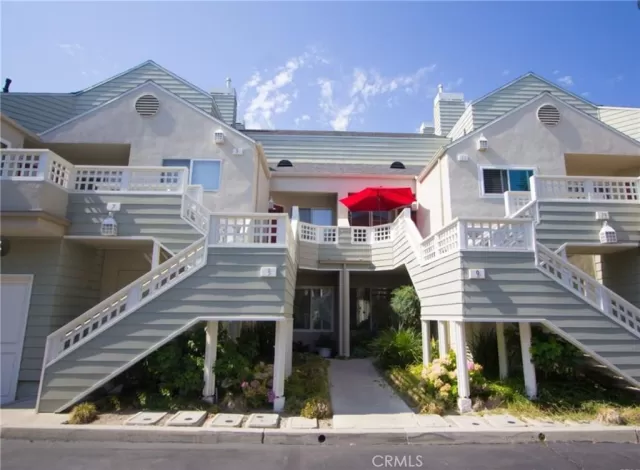 MLS: OC23150023 Condo For Sale