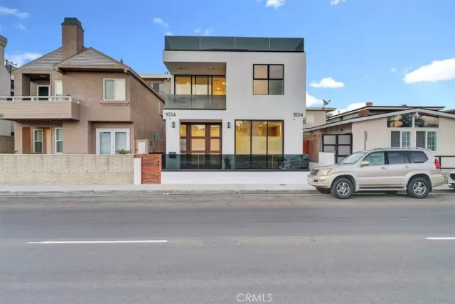 MLS: OC23150159 Condo For Sale