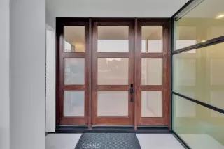 Photo #1: OC23150159 Listing 