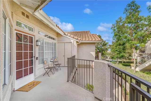 MLS: OC23150310 Condo For Sale