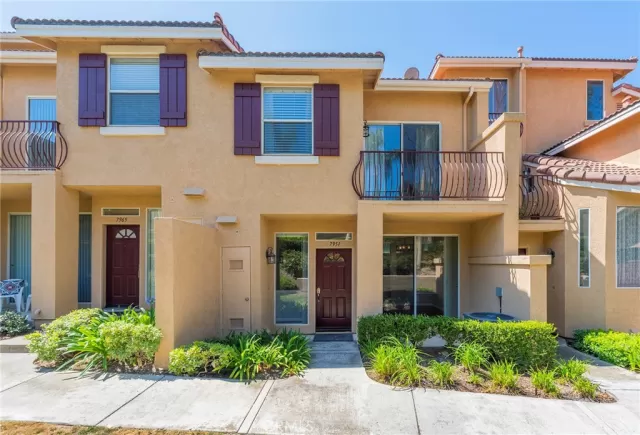 MLS: OC23150729 Condo For Sale