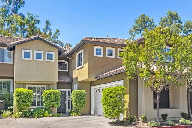 MLS: OC23150861 Condo For Sale