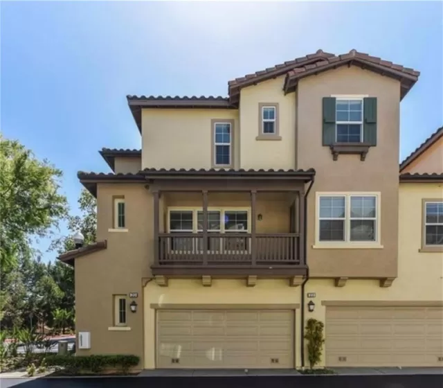 MLS: OC23150895 Condo For Sale