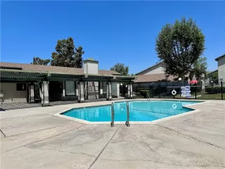 Photo #4: OC23151033 Listing