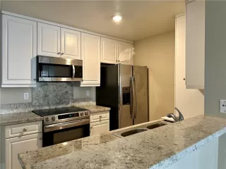 Photo #5: OC23151033 Listing