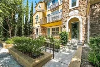 Photo #1: OC23151182 Listing 