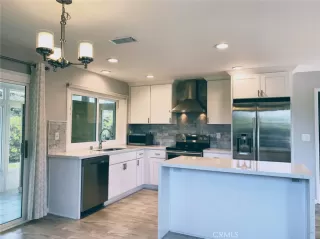 Photo #2: OC23151273 Listing