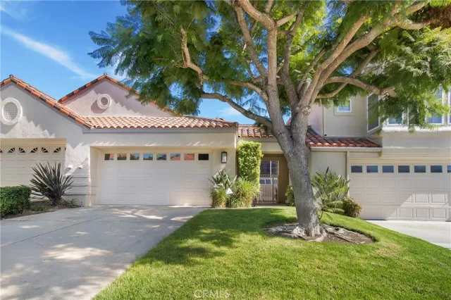 MLS: OC23151341 Condo For Sale