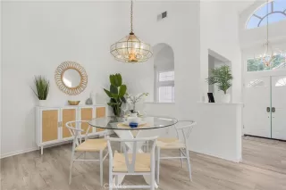 Photo #4: OC23151341 Listing 