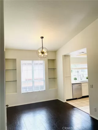 Photo #5: OC23151369 Listing