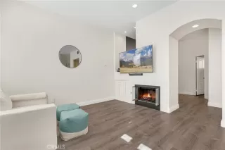 Photo #5: OC23151567 Listing 